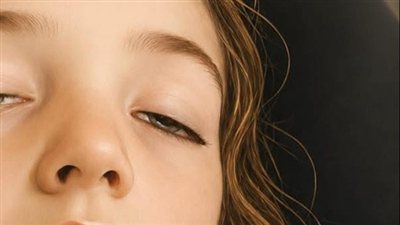 هل تعلم لماذا ينام بعض الأشخاص بأعين نصف مغلقه وأفواهم مفتوحة ؟ معلومة يجب على الجميع معرفتها !