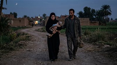 عندما أجبرتها زوجة أبيها علي الزواج من رجل فقير 
