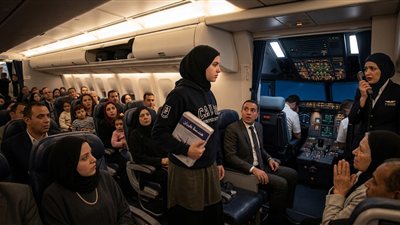 طالبة تنقذ طائرة