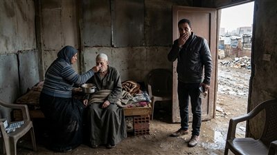 لقيت طليقتي بتلم ژبالة من تحت الكوبري 