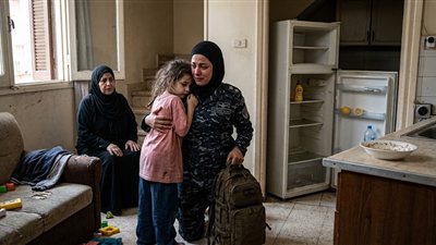 رجعت من مهمتي لقيت بنتي لوحدها يومين… ولما ظهرت التسجيلات اكتشفت إن عيلتي كانت بتخطط لأكتر من مجرد إهمالها