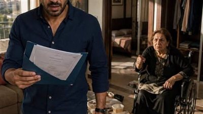 تزوجتُ رجلاً غريباً طاعناً في السن التقيته في المستشفى لمجرد ألا يموت وحيداً